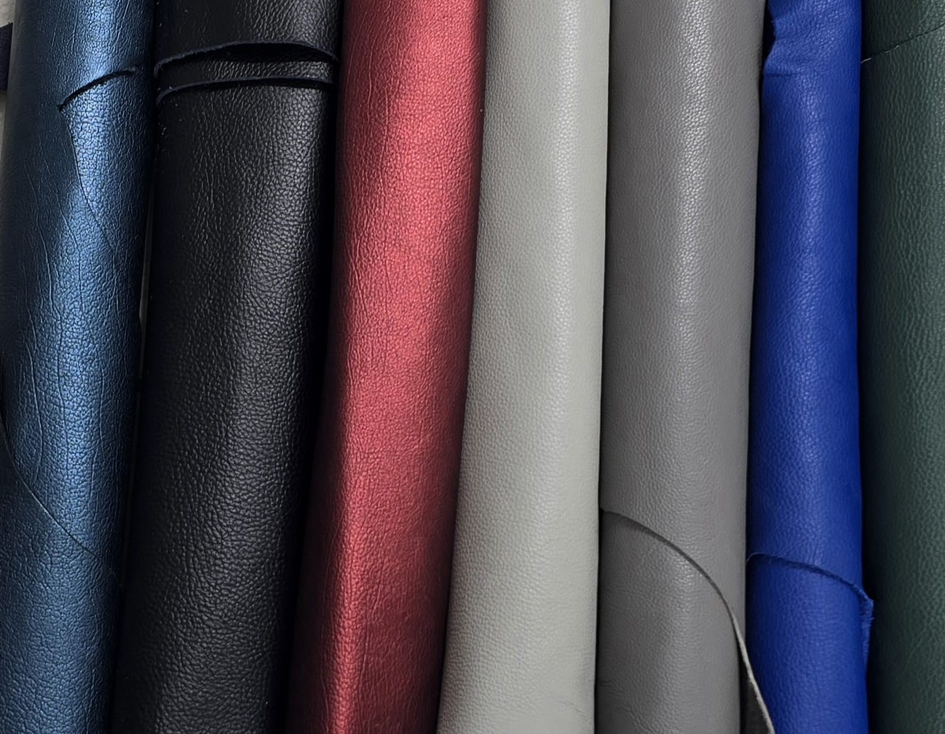 Find Your Perfect Color for a Glamorous Look – Tote Bag