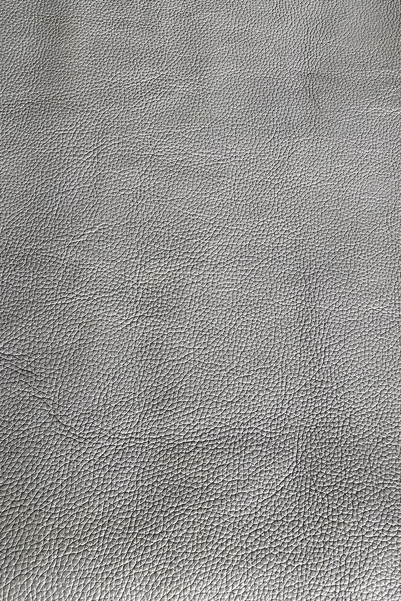 Find Your Perfect Color for a Glamorous Look – Tote Bag