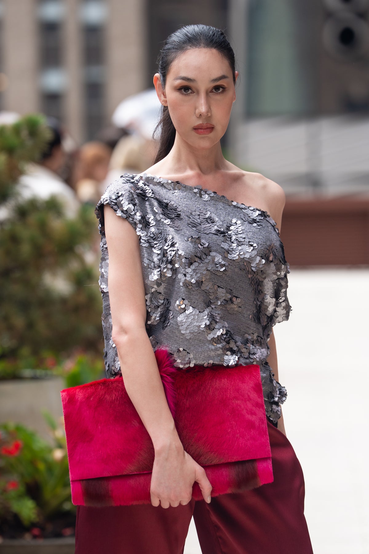 THE ZEPHYR OVERSIZED ENVELOPE COMPLETE LOOK