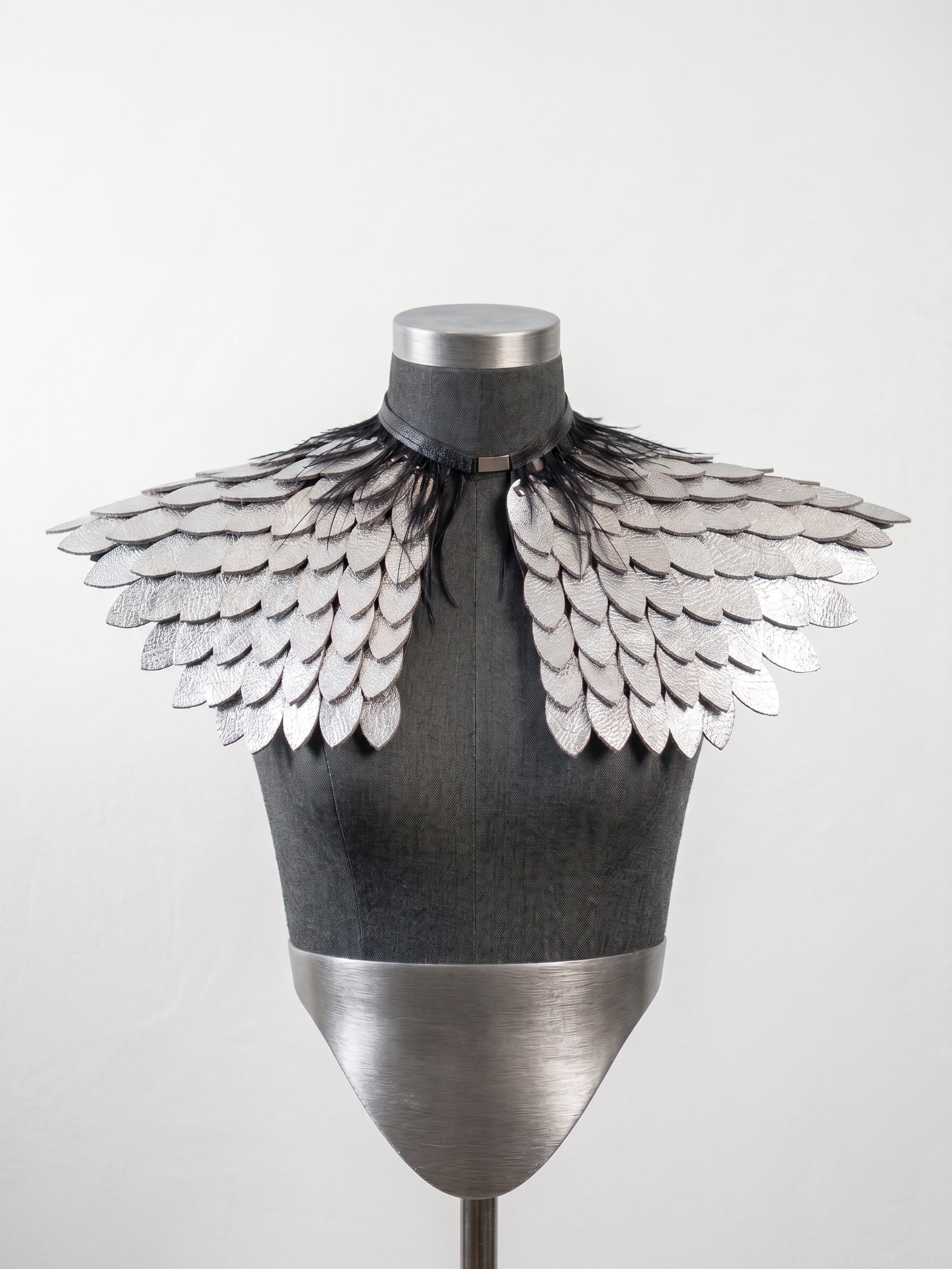 The Argentum Falconet Collar